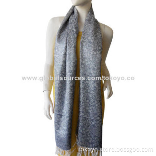 Woven jacquard scarf in paisley pattern, made of viscose, modal and Lurex, size of 180*70+8cm